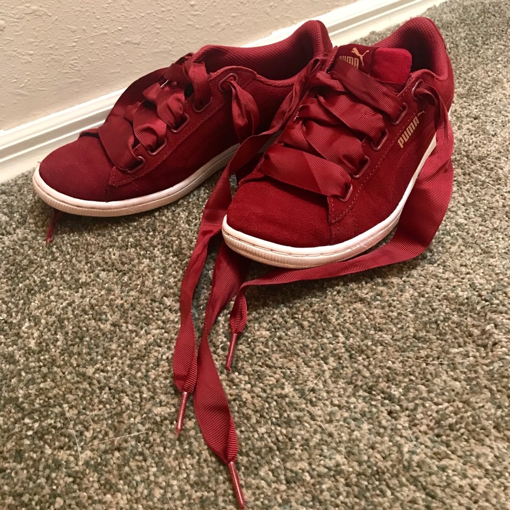 Tibetan Red Puma Sneakers Size 8